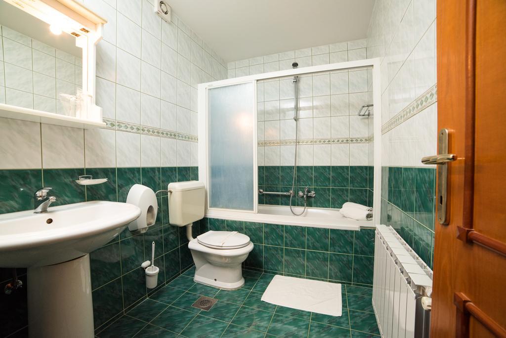 Hotel Lagus Gornji Kneginec Exterior foto